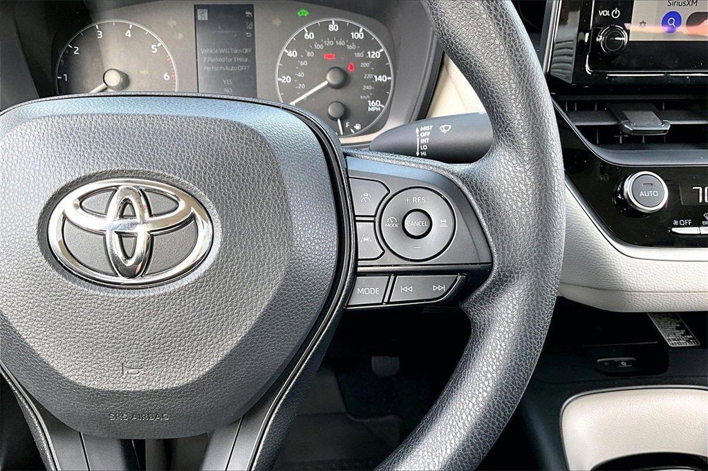 Used 2025 Toyota Corolla LE w/ LE Premium Package image 12