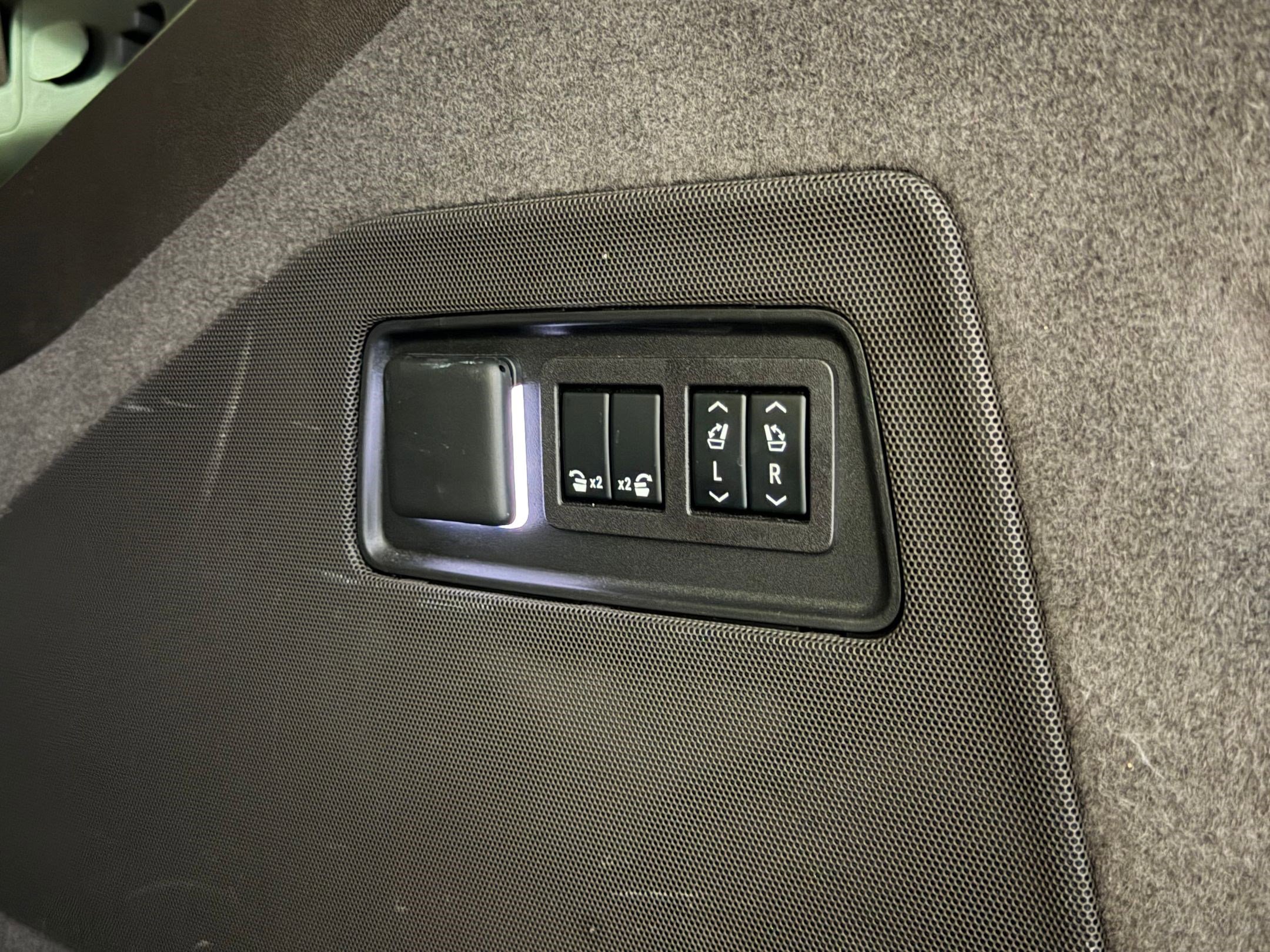 Certified 2023 Cadillac Escalade ESV Premium Luxury image 47