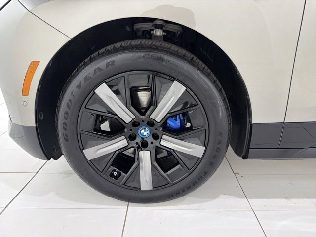 Used 2025 BMW iX xDrive50 w/ Premium Package image 44