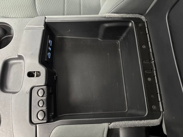 Used 2018 RAM 1500 Express AWD/4WD image 39