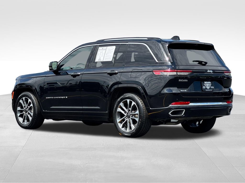 Used 2023 Jeep Grand Cherokee Overland w/ Luxury Tech Group IV AWD/4WD image 5