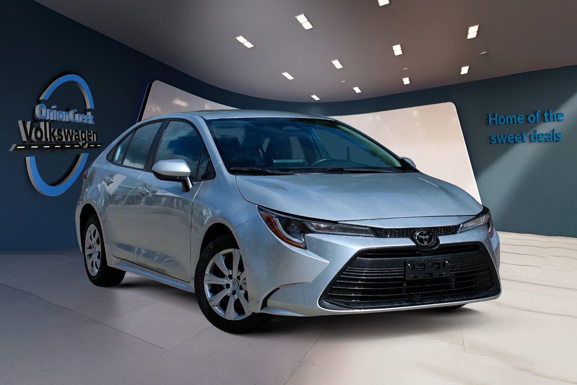 Used 2024 Toyota Corolla LE FWD image 3