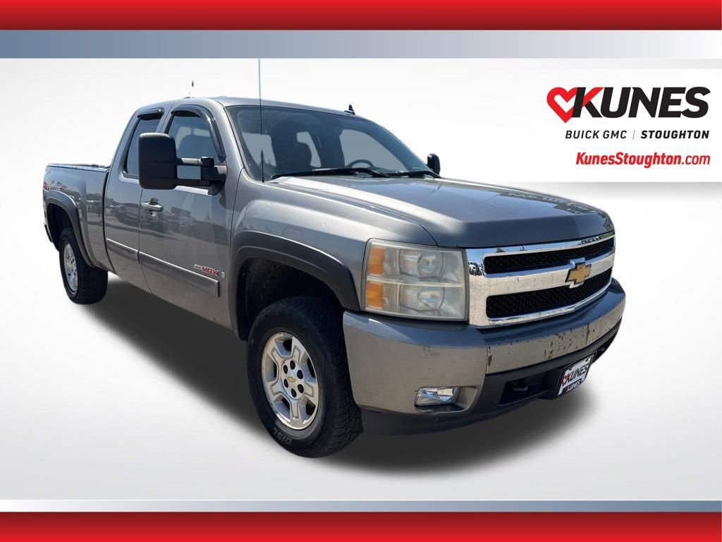 Used 2007 Chevrolet Silverado 1500 LTZ w/ Max Trailering Pack AWD/4WD image 2