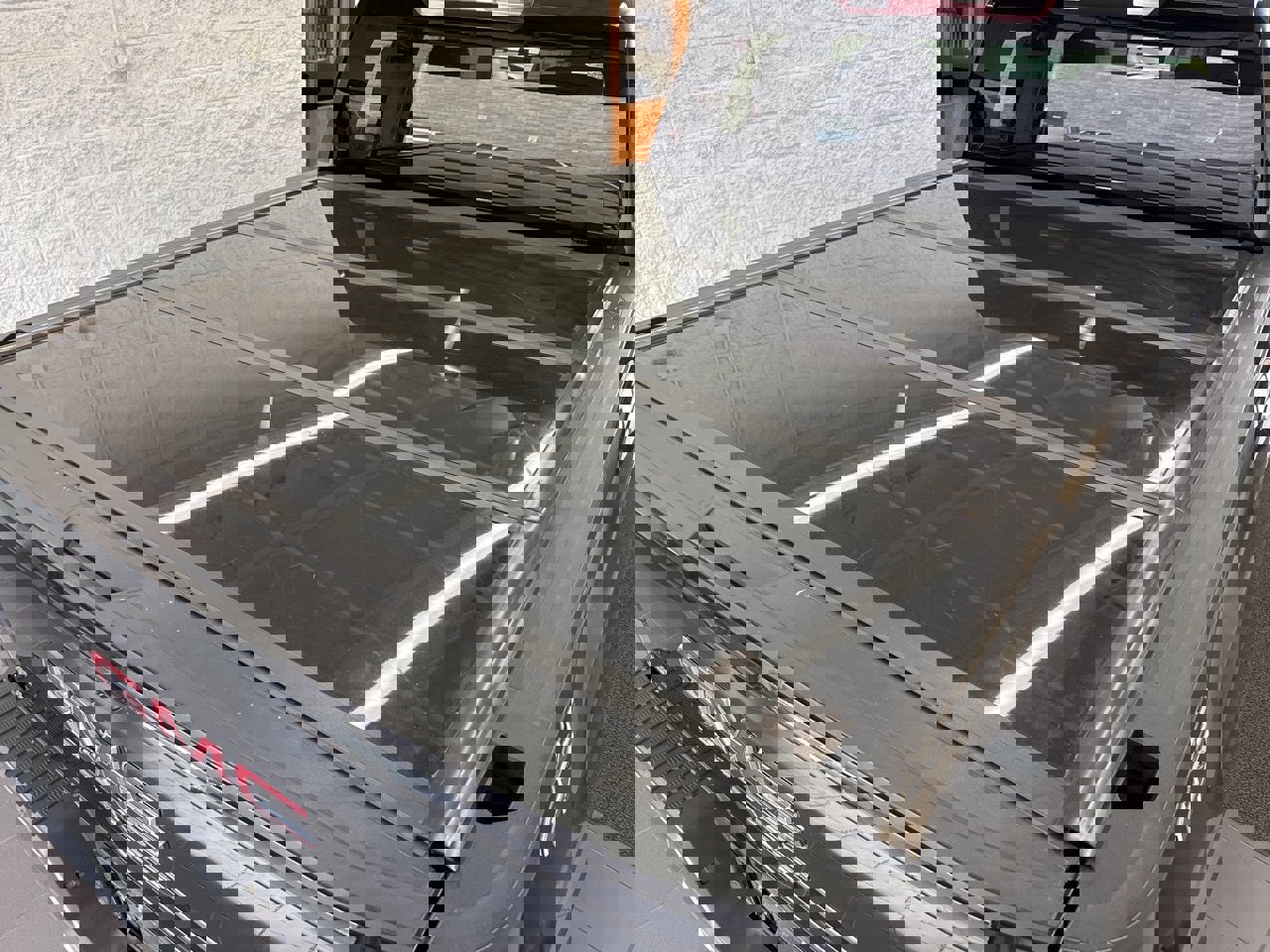 Used 2022 GMC Sierra 2500 Pro w/ Convenience Package image 9