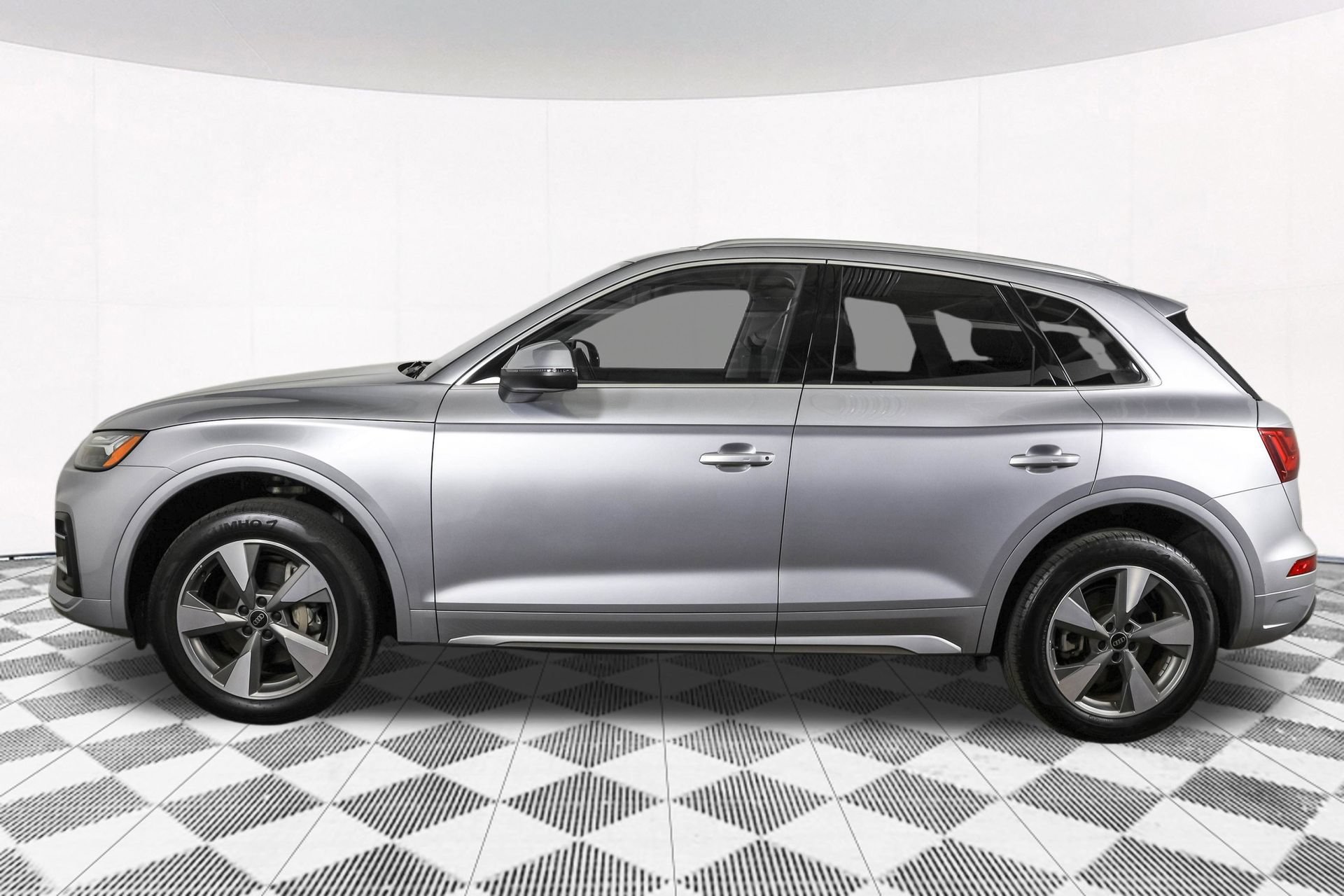 Used 2023 Audi Q5 2.0T Premium w/ Convenience Package AWD/4WD image 19