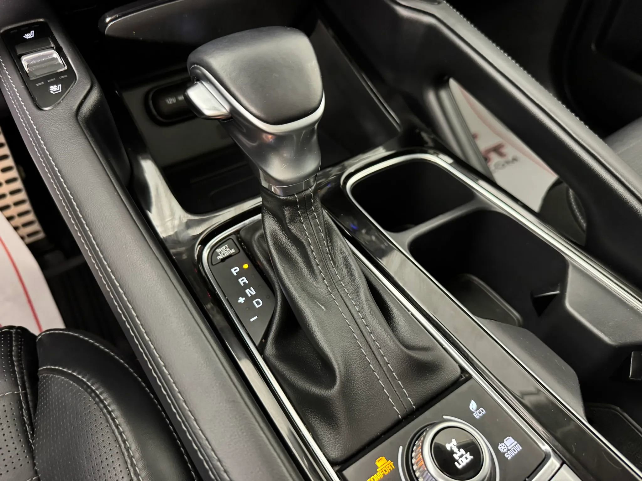 Used 2022 Kia Telluride SX w/ SX Prestige Package AWD/4WD image 23