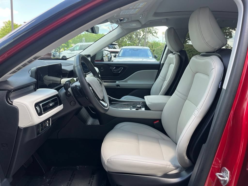 Used 2026 Lincoln Aviator AWD image 25