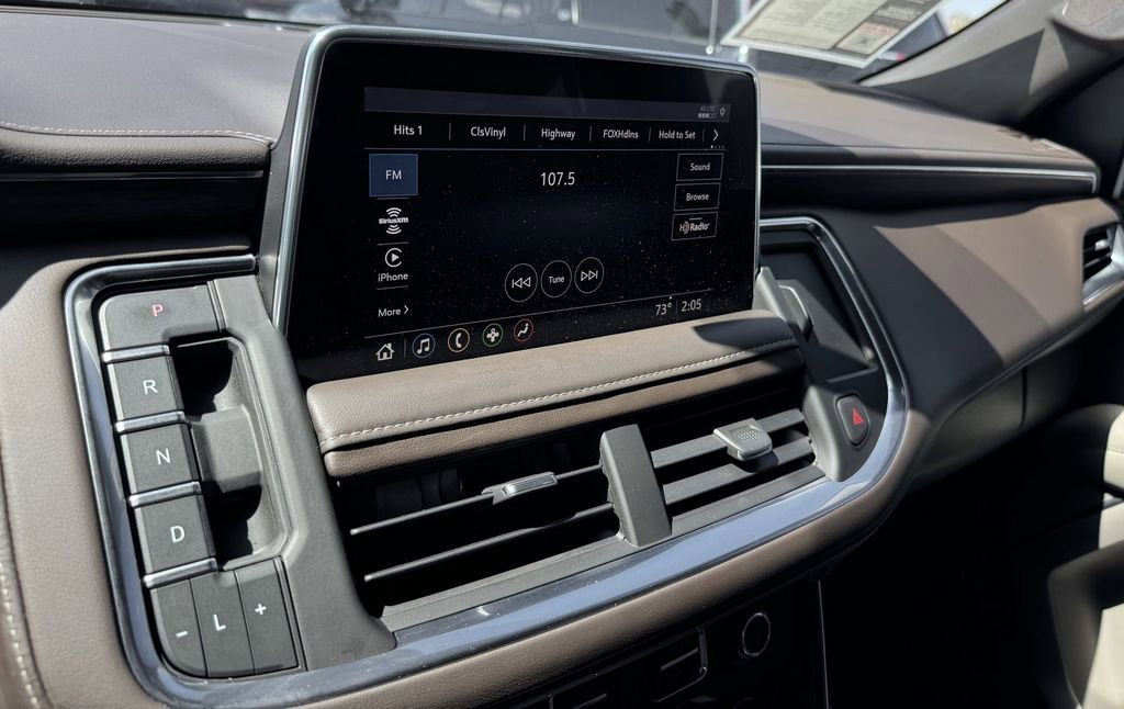 Used 2021 Chevrolet Tahoe Z71 w/ Z71 Signature Package AWD/4WD image 19