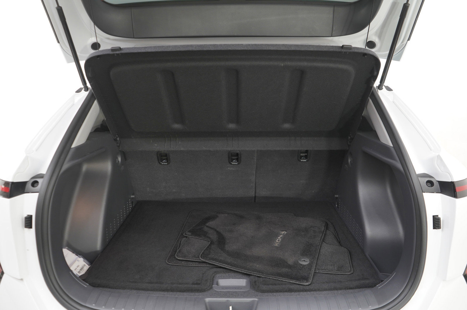 Certified 2024 Hyundai Kona SEL FWD image 9