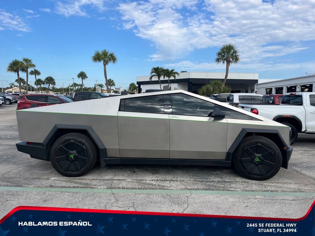 Used 2024 Tesla Cybertruck AWD Crew Cab image 4