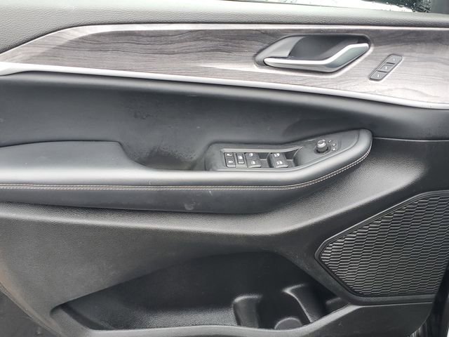 Used 2023 Jeep Grand Cherokee Limited w/ Trailer Tow Prep Group (B) image 15