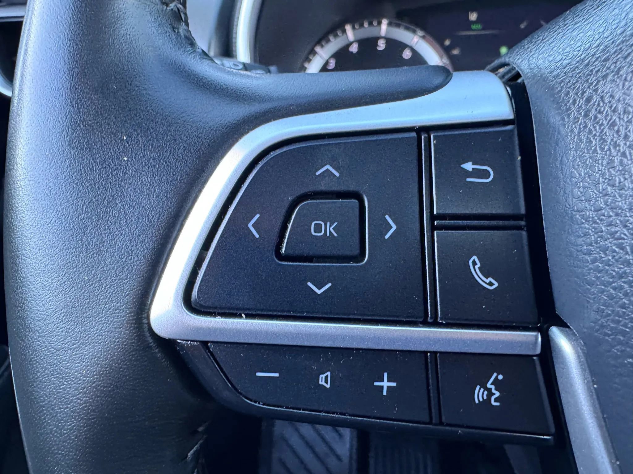 Used 2024 Toyota Highlander XLE image 37