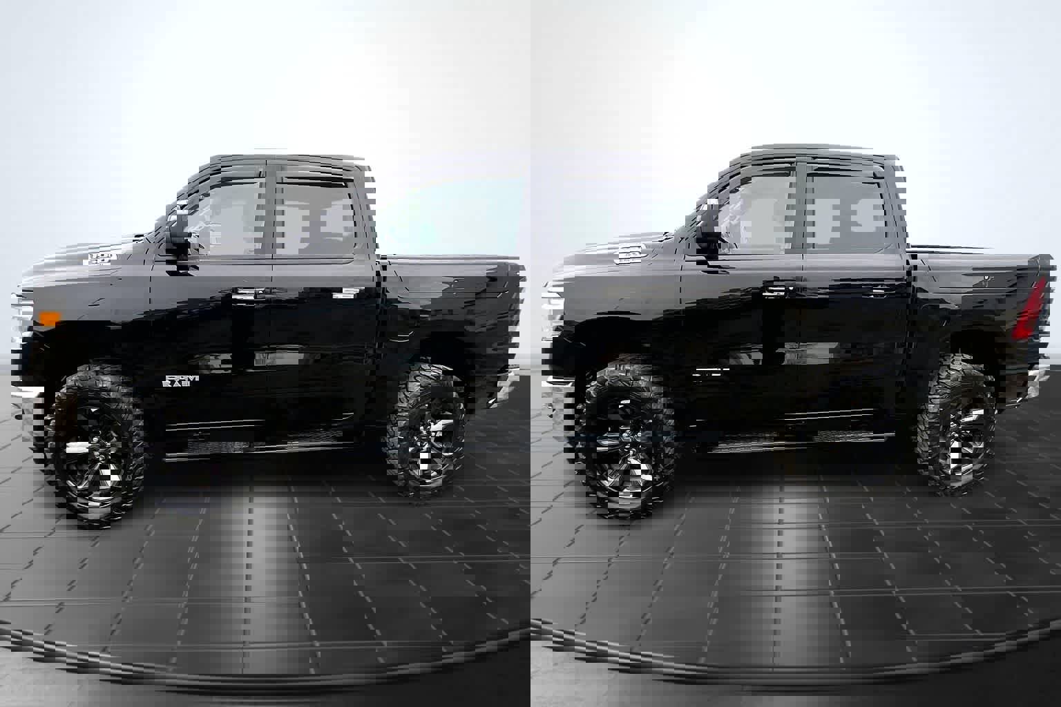 Used 2020 RAM 1500 Big Horn image 3