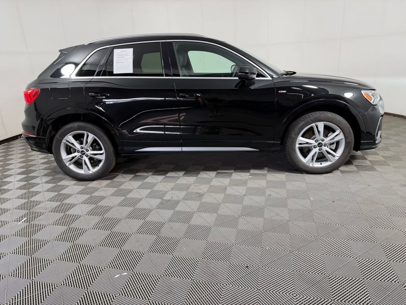 Used 2023 Audi Q3 2.0T Premium Plus w/ Premium Plus Package AWD/4WD image 8