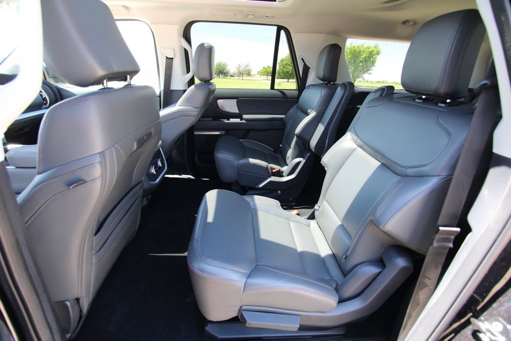 Used 2025 Ford Expedition Max Active AWD/4WD image 7
