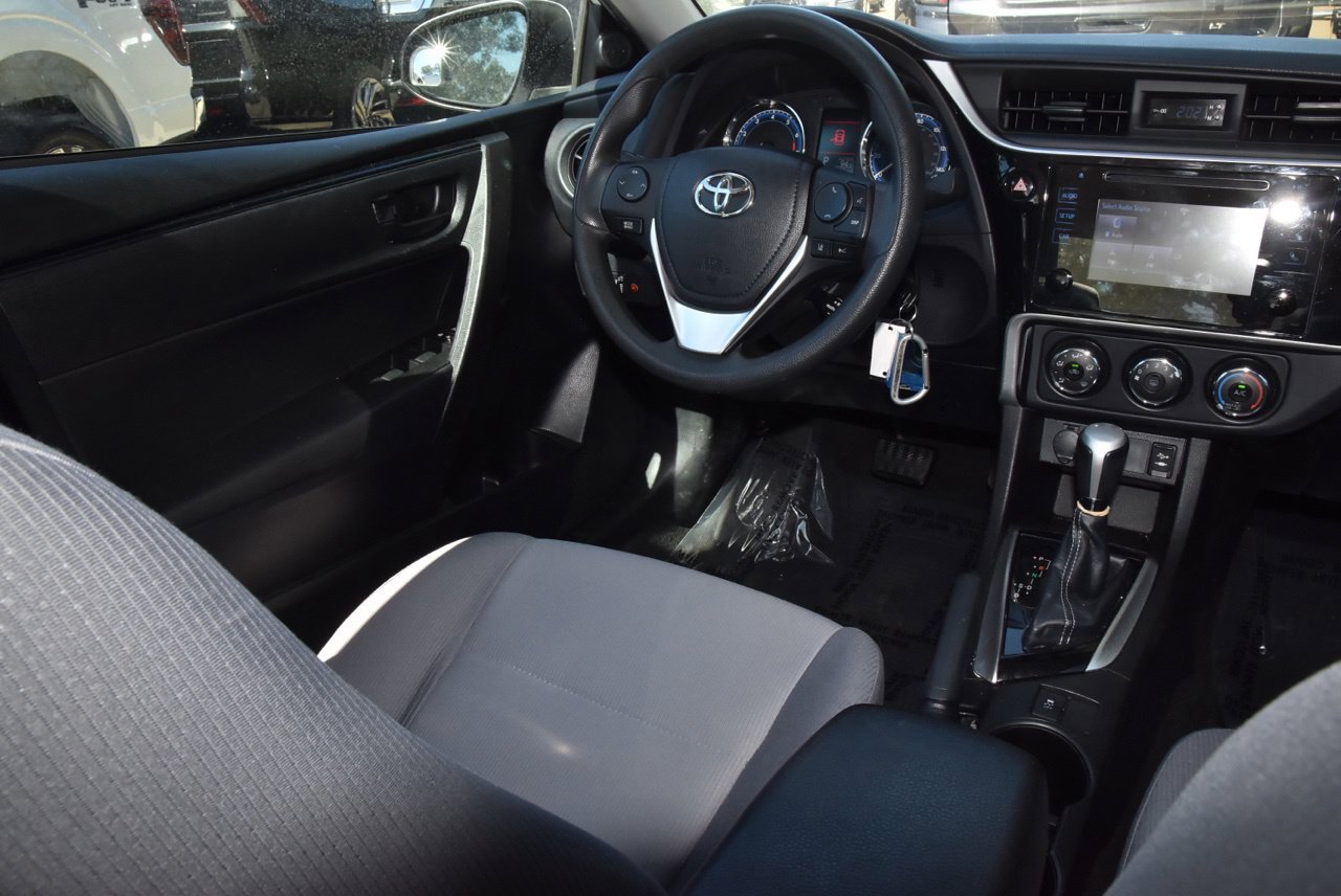 Used 2018 Toyota Corolla L FWD image 15