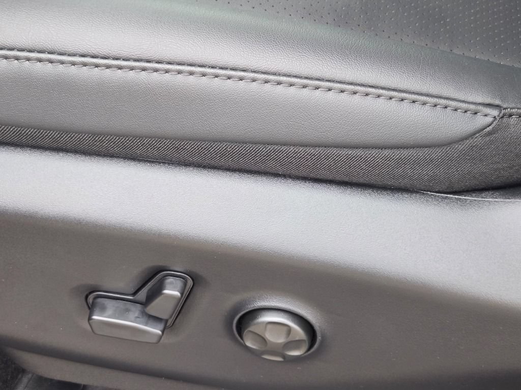 New 2027 Chrysler Pacifica Select FWD image 30