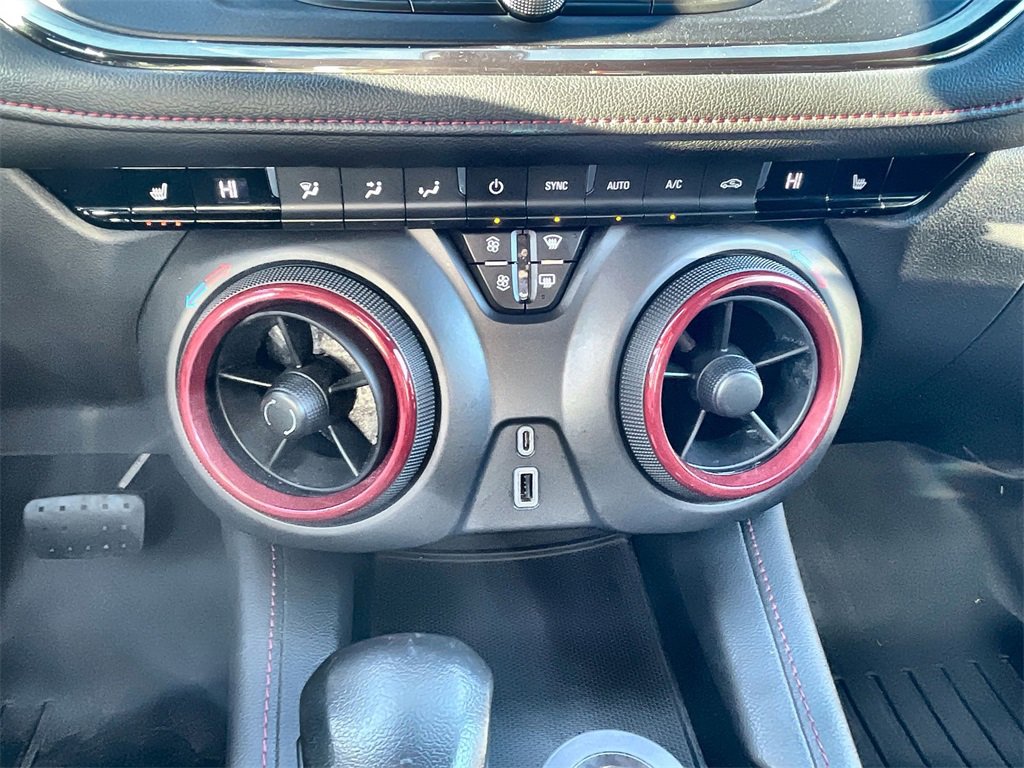 Used 2019 Chevrolet Blazer RS w/ Sun and Wheels Package image 17