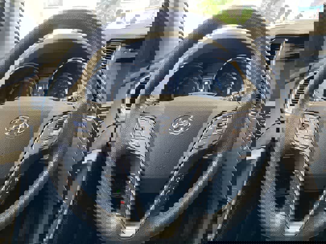 Used 2017 Hyundai Santa Fe Sport w/ 2.4L Value Package 06 image 17