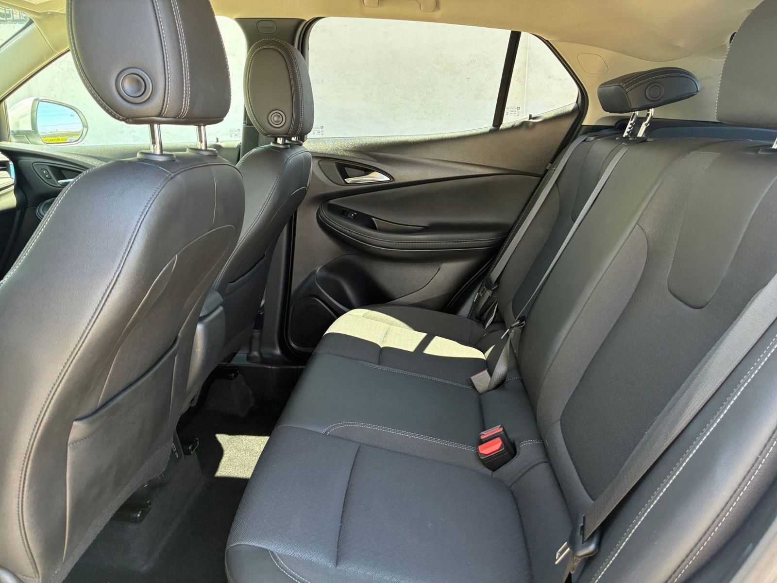 Used 2025 Buick Encore GX Preferred image 24