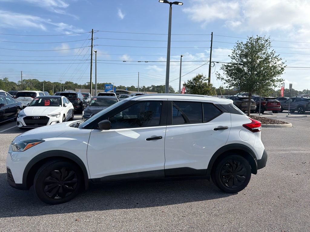 Used 2019 Nissan Kicks S w/ Exterior Electronics Package FWD image 4