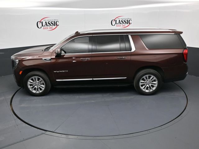 Used 2023 GMC Yukon XL SLT w/ SLT Luxury Package image 16