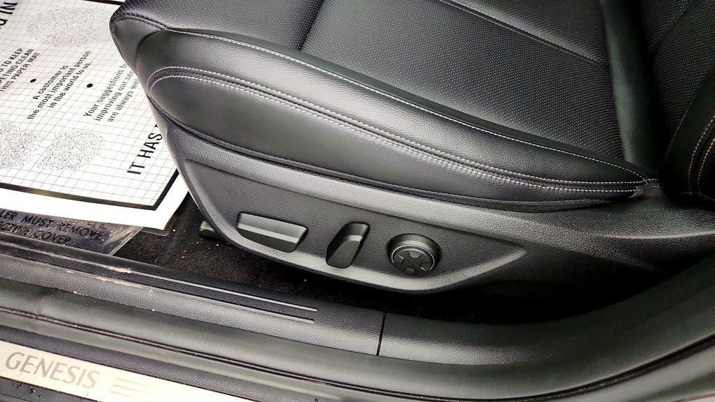 Used 2023 Genesis G70 2.0T AWD/4WD image 11