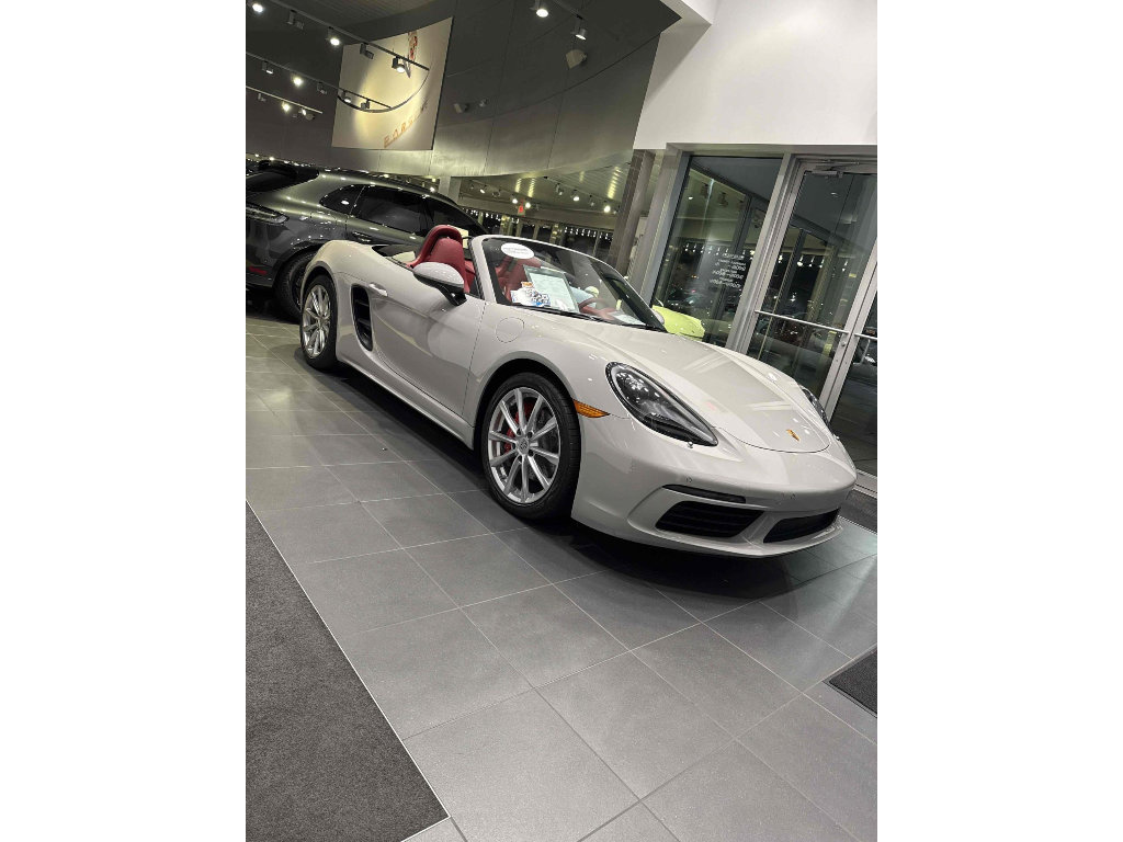 Used 2023 Porsche 718 Boxster S RWD image 3