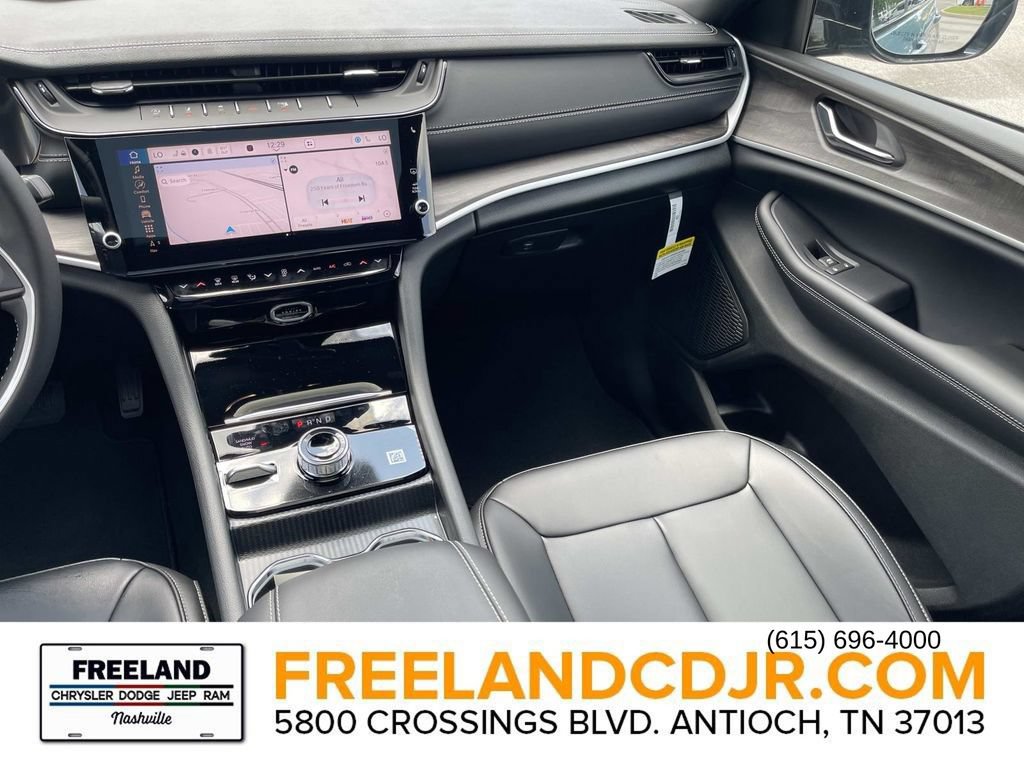 New 2026 Jeep Grand Cherokee L Limited w/ Limited Altitude Package AWD/4WD image 15