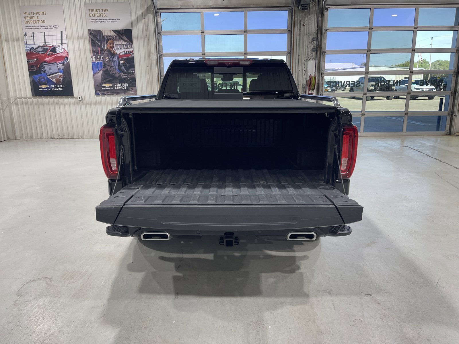 Used 2024 GMC Sierra 1500 Denali w/ Technology Package AWD/4WD image 16