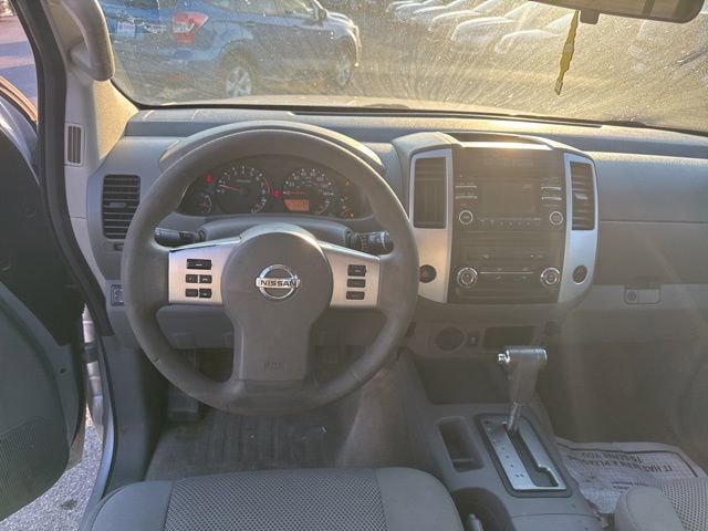 Used 2014 Nissan Frontier SV image 13
