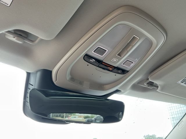 Certified 2025 Volvo XC90 B5 Plus AWD/4WD image 22