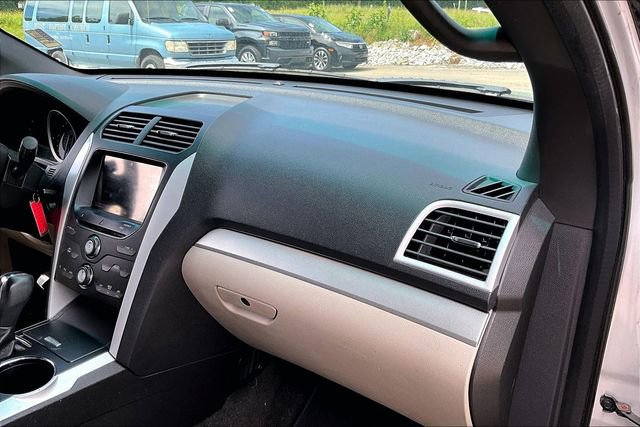 Used 2011 Ford Explorer XLT w/ 202A Rapid Spec Order Code FWD image 16