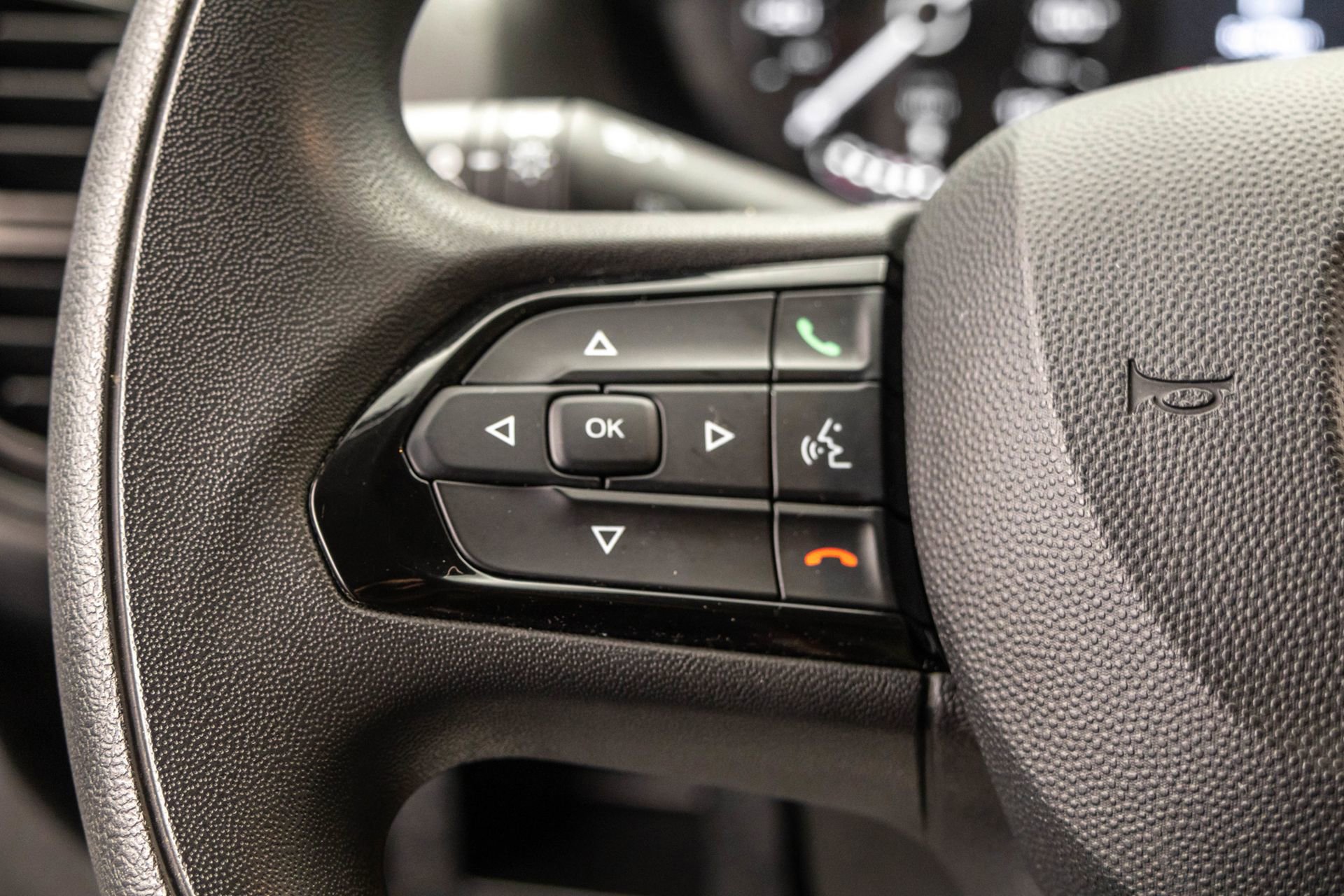 Used 2025 RAM ProMaster 2500 w/ Convenience Group FWD image 19