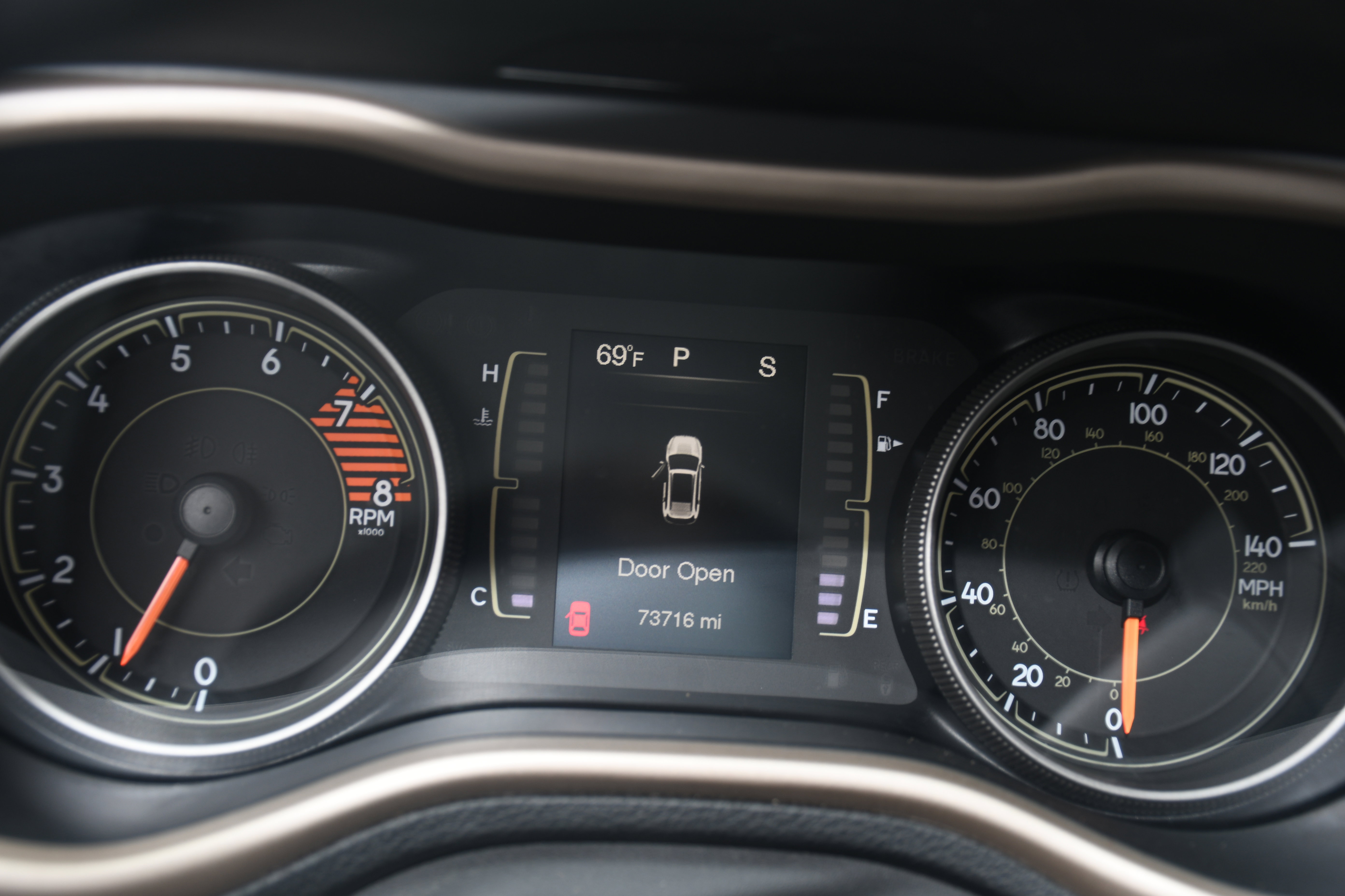 Used 2018 Jeep Cherokee Latitude AWD/4WD image 13