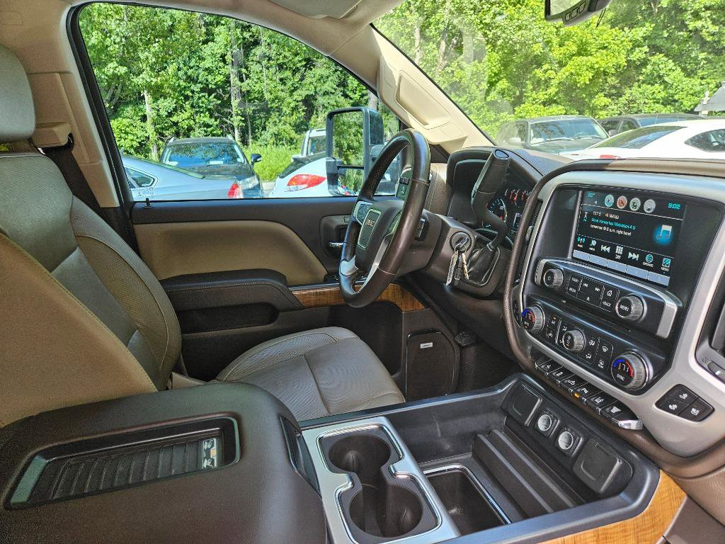 Used 2017 GMC Sierra 3500 SLT w/ Duramax Plus Package AWD/4WD image 36