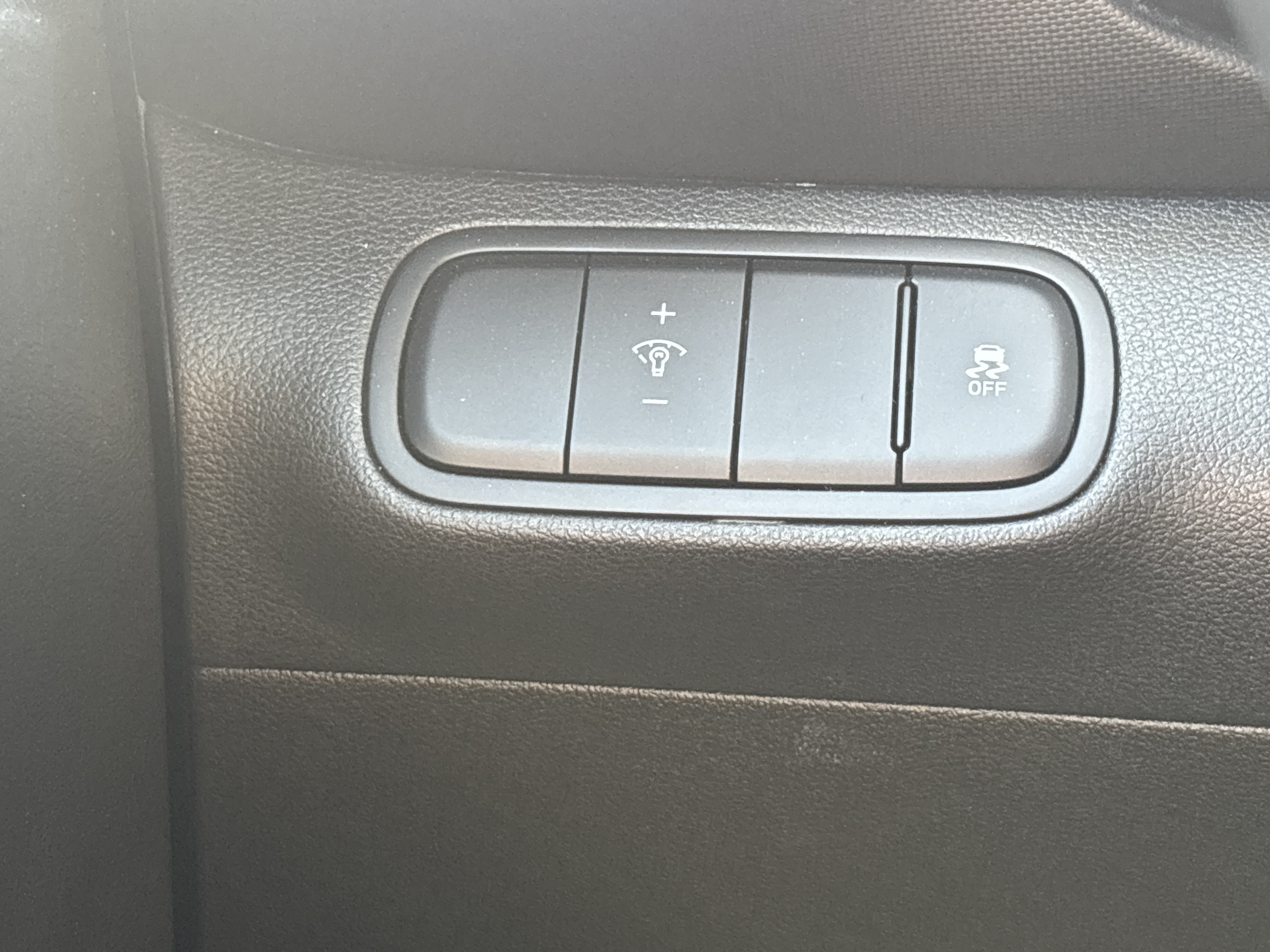 Used 2025 Hyundai Venue SEL FWD image 8