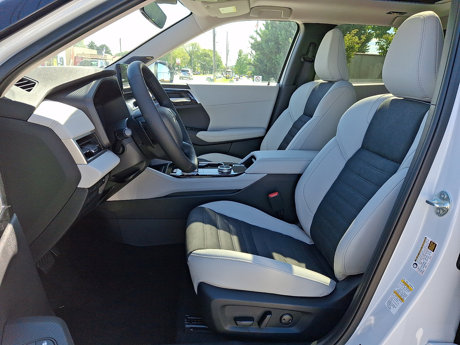 New 2026 Mitsubishi Outlander SE AWD/4WD image 11