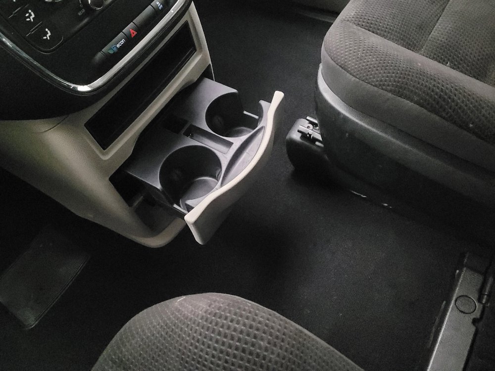 Used 2019 Dodge Grand Caravan SE w/ UConnect Hands-Free Group FWD image 26