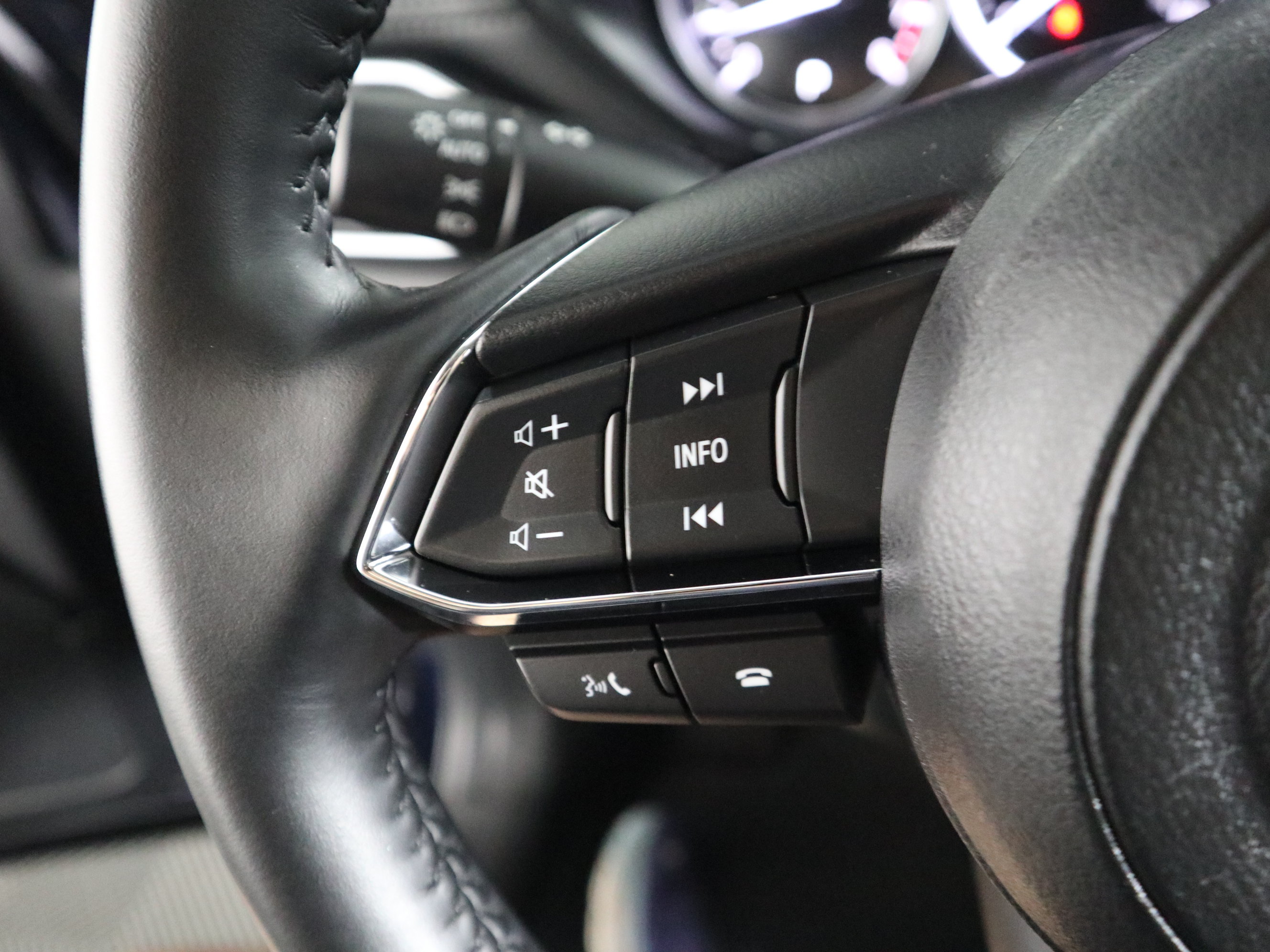 Certified 2025 MAZDA CX-5 AWD 2.5 S w/ Preferred Package image 28