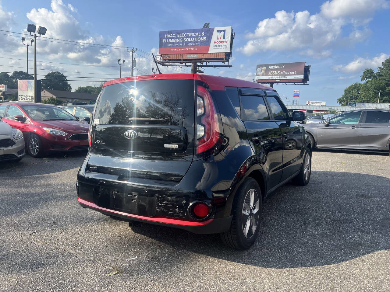 Used 2017 Kia Soul EV + image 5