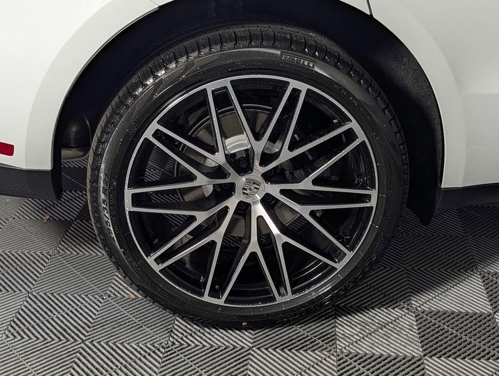 New 2026 Porsche Macan image 13
