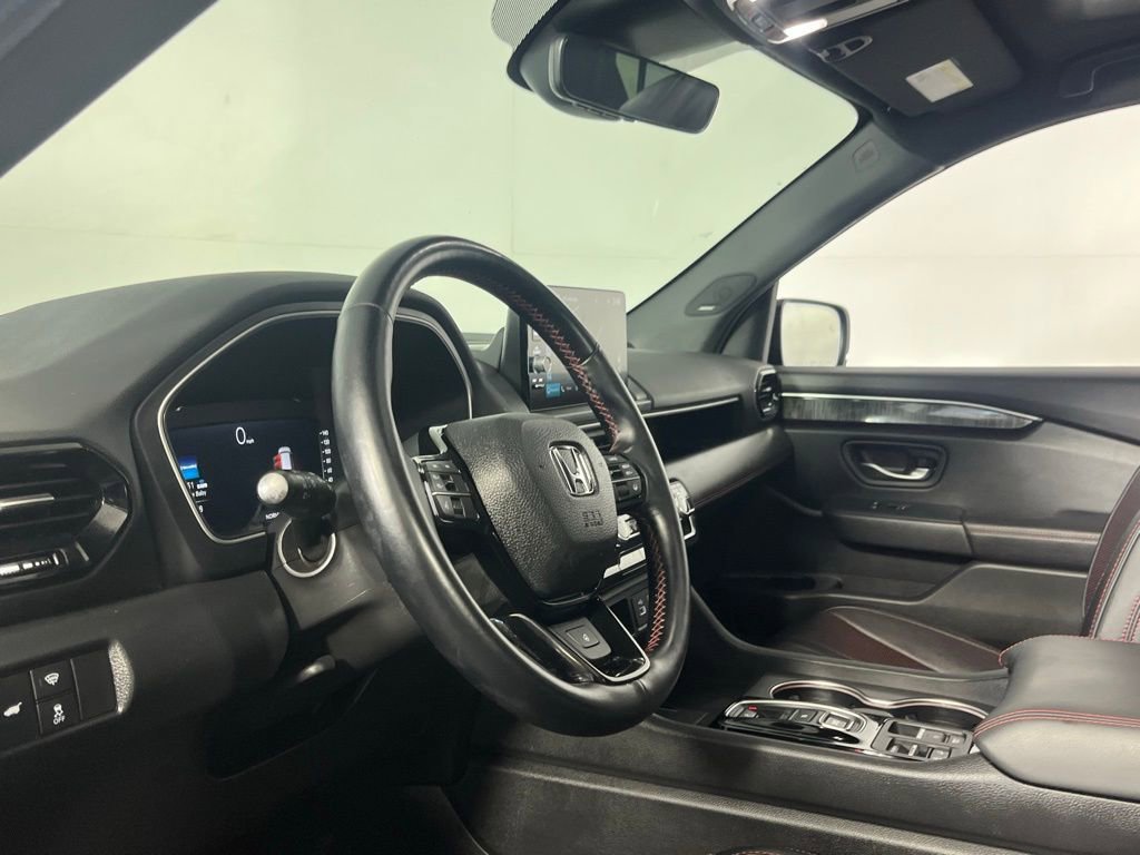 Used 2025 Honda Pilot Black Edition image 22