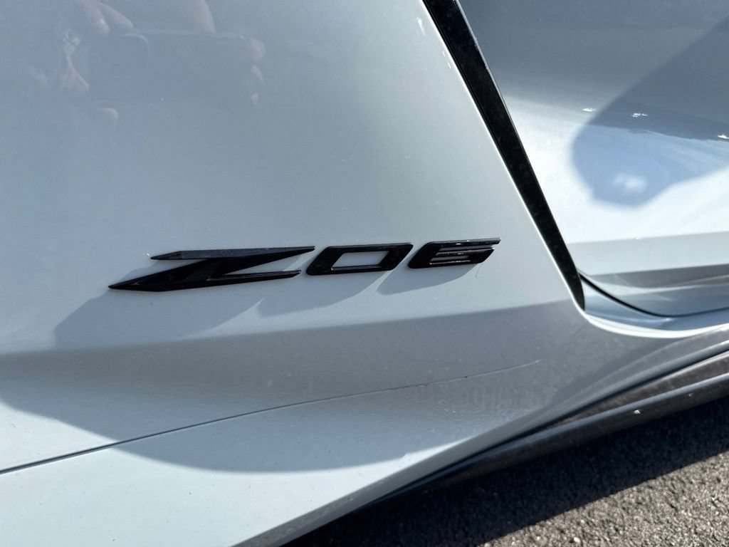 Used 2023 Chevrolet Corvette Z06 w/ Z07 Performance Package RWD image 11
