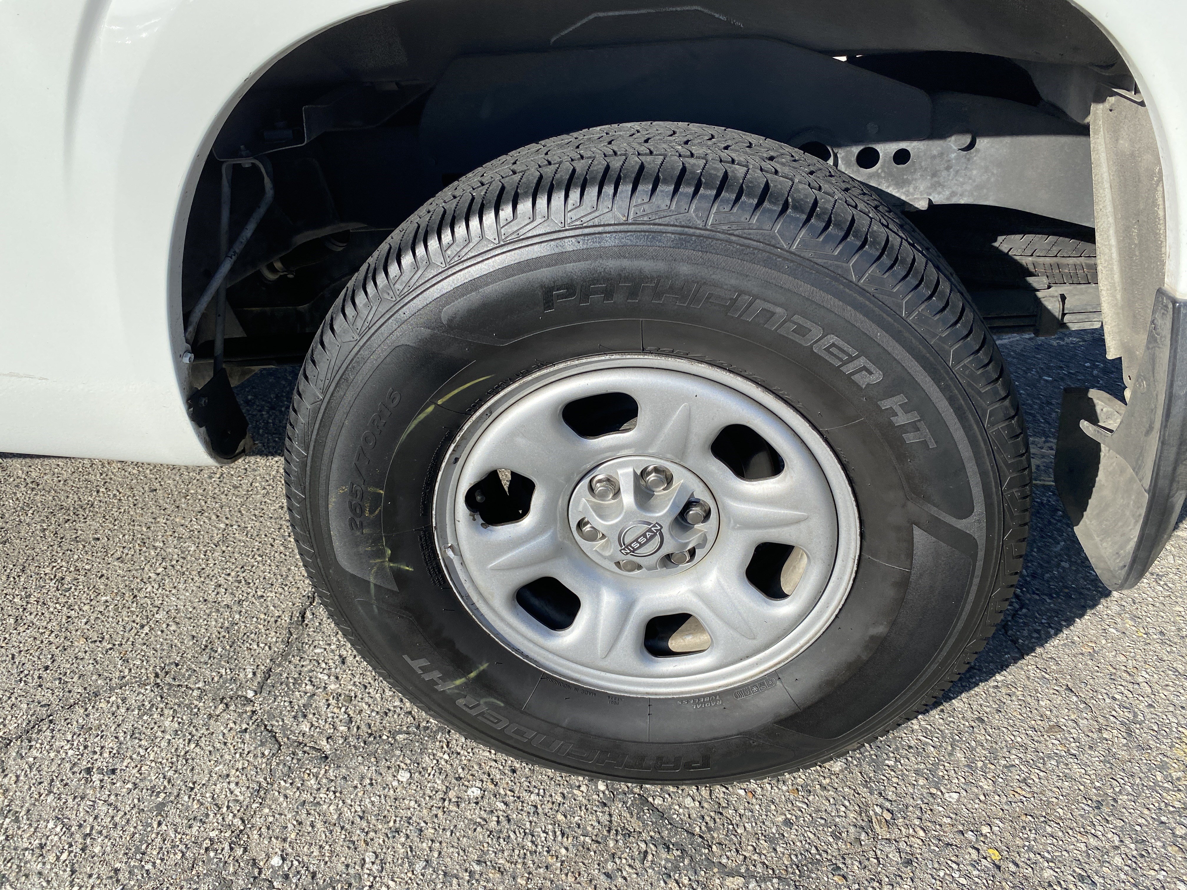 Used 2024 Nissan Frontier S RWD image 14