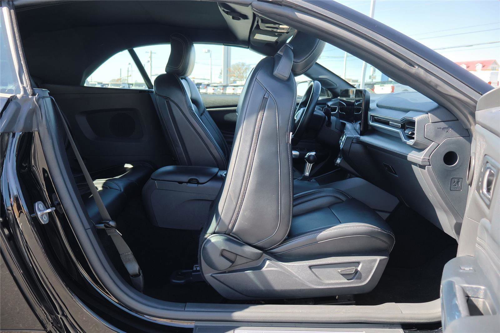 Certified 2025 Ford Mustang Premium image 31