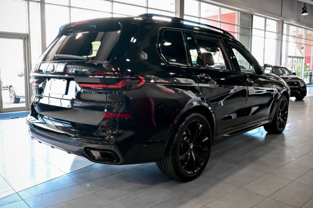 Used 2023 BMW X7 xDrive40i w/ Executive Package image 5