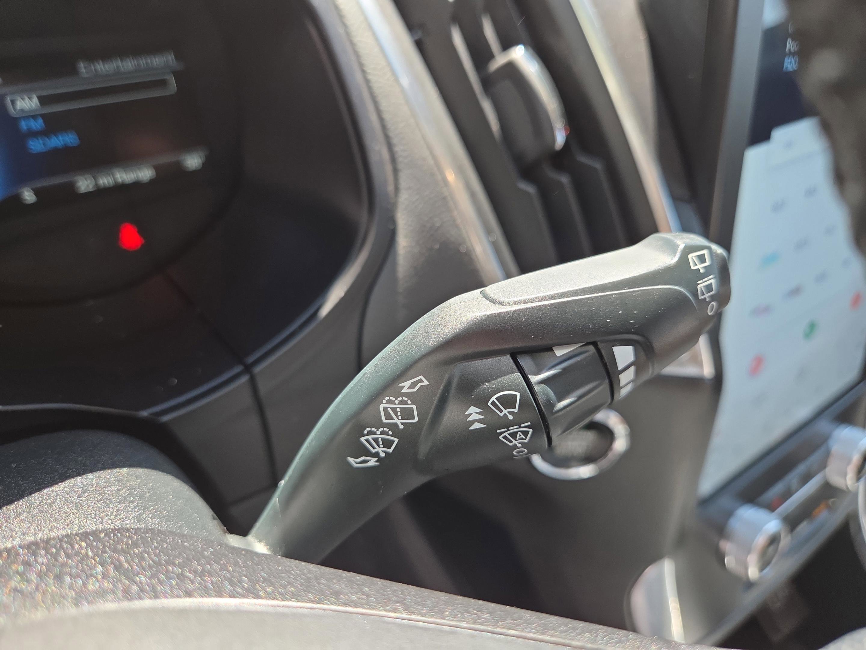 Used 2024 Ford Edge Titanium image 16