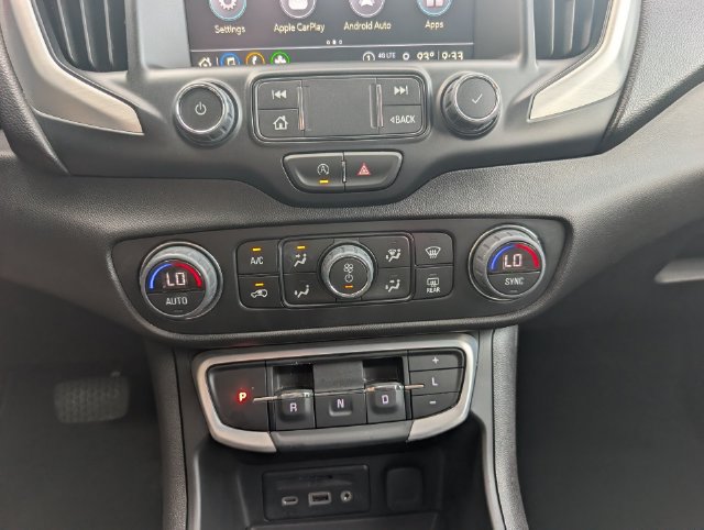 Used 2024 GMC Terrain SLT FWD image 17