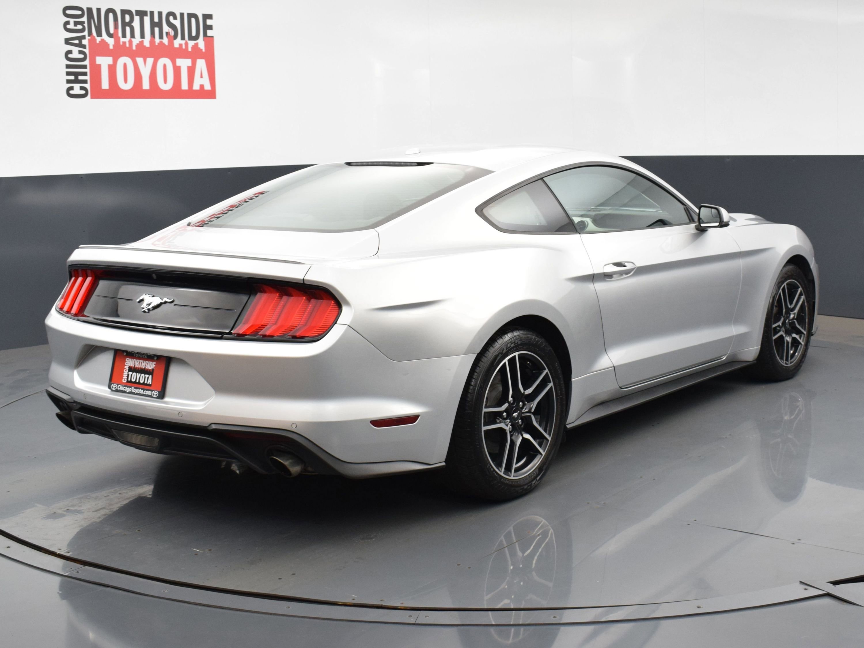 Used 2019 Ford Mustang Premium image 4